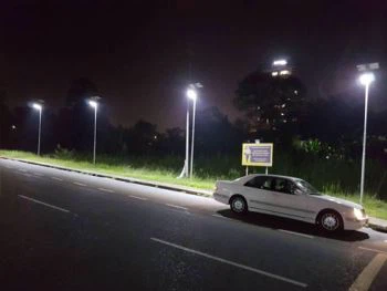 50 Вт все в двух литиевых солнечных светильниках